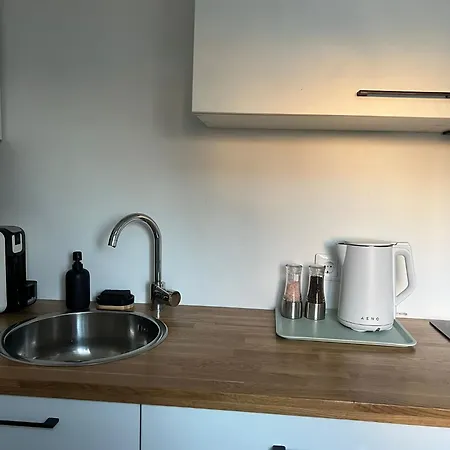 Charming On Eveles Street *